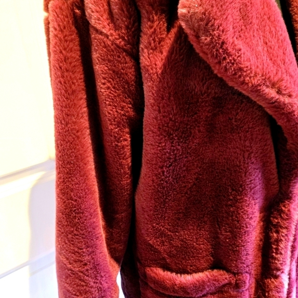 DEMOCRACY NWT Faux Fur Jacket Cranberry Color Sz Medium - Picture 3 of 10